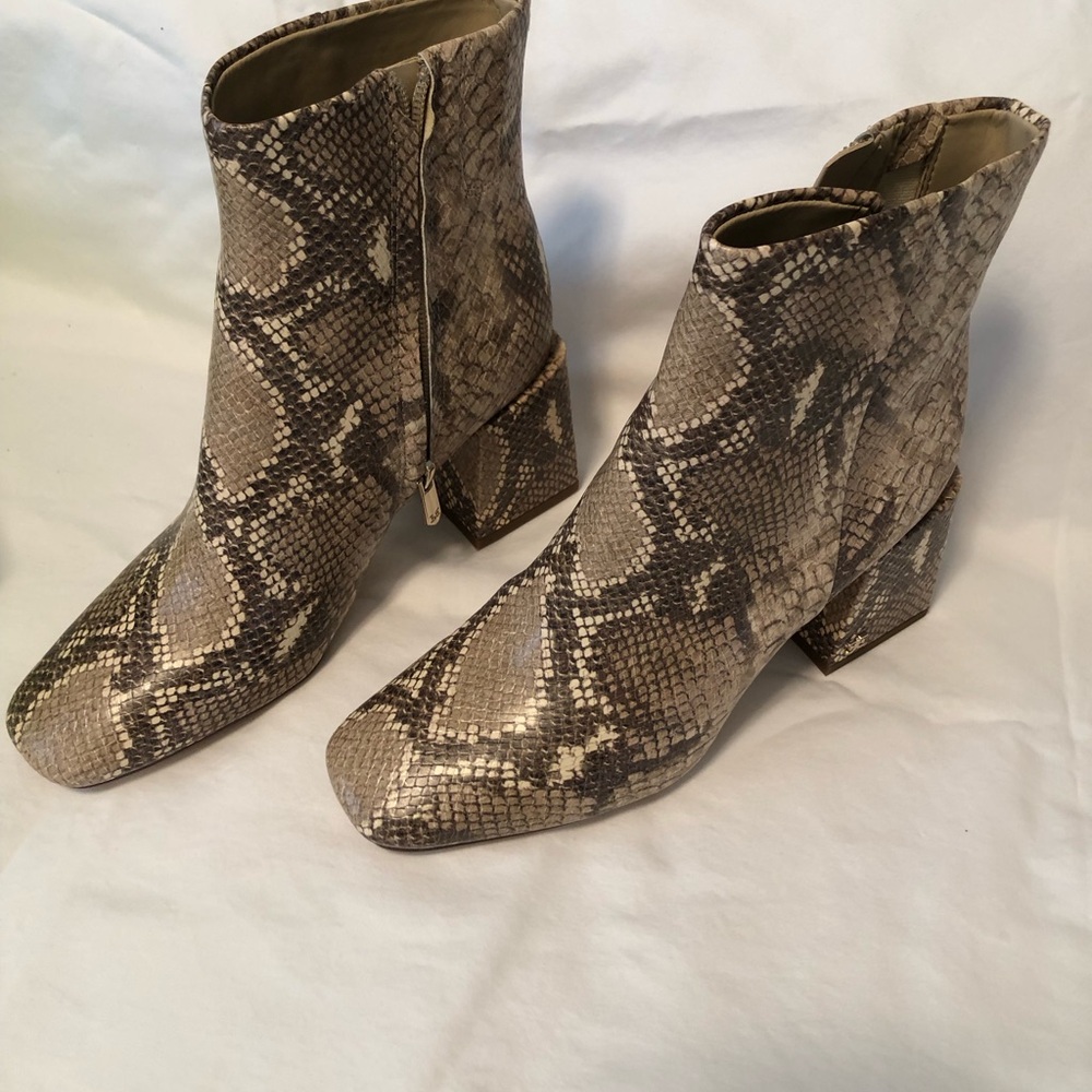 Sam Edelman Daruby Ankle Bootie